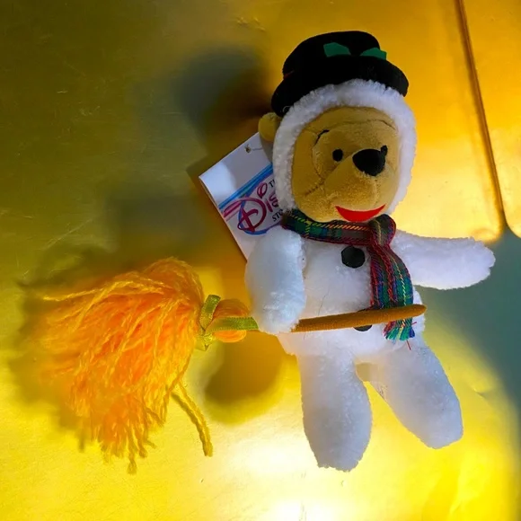 DISNEY STORE EXCLUSIVE VTG 90’s NWT WINNIE THE POOH SNOWMAN BEAN BAG PLUSH - Picture 10 of 10